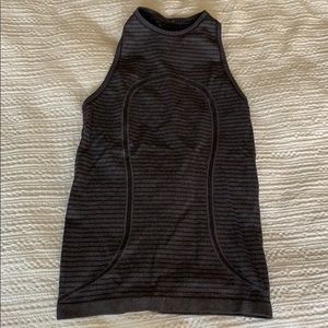 Lululemon tank sz 4 purple muscle tank